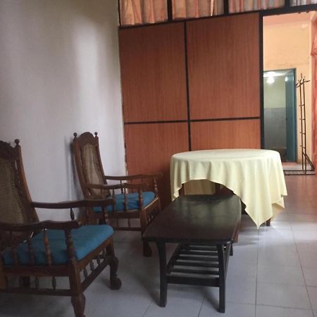Hotel Shalini Anurâdhapura Extérieur photo