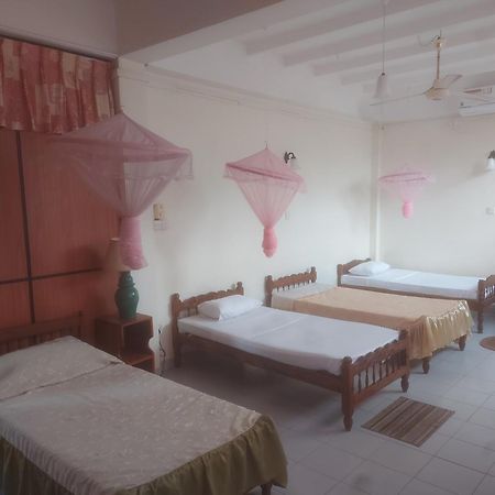 Hotel Shalini Anurâdhapura Chambre photo