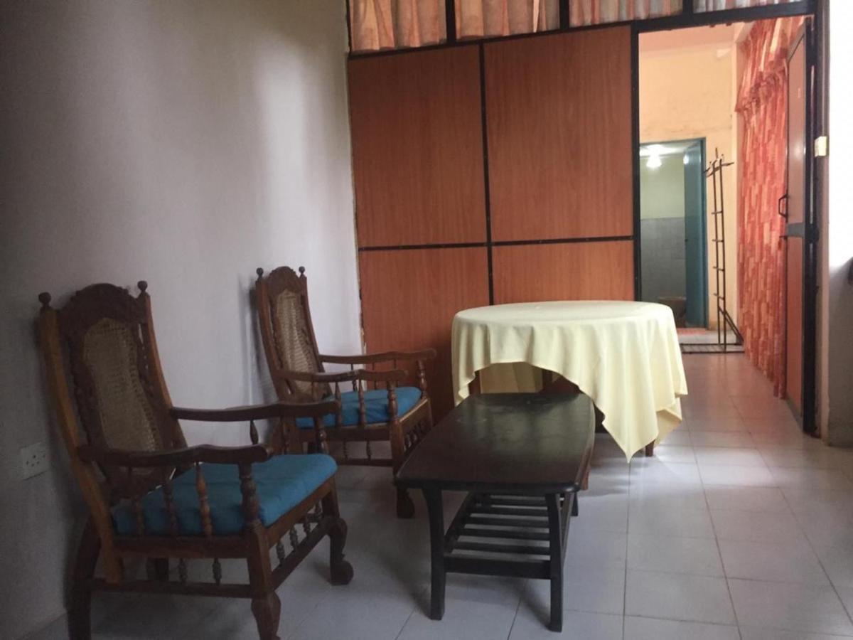 Hotel Shalini Anurâdhapura Extérieur photo