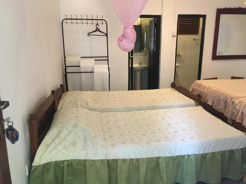 Hotel Shalini Anurâdhapura Chambre photo