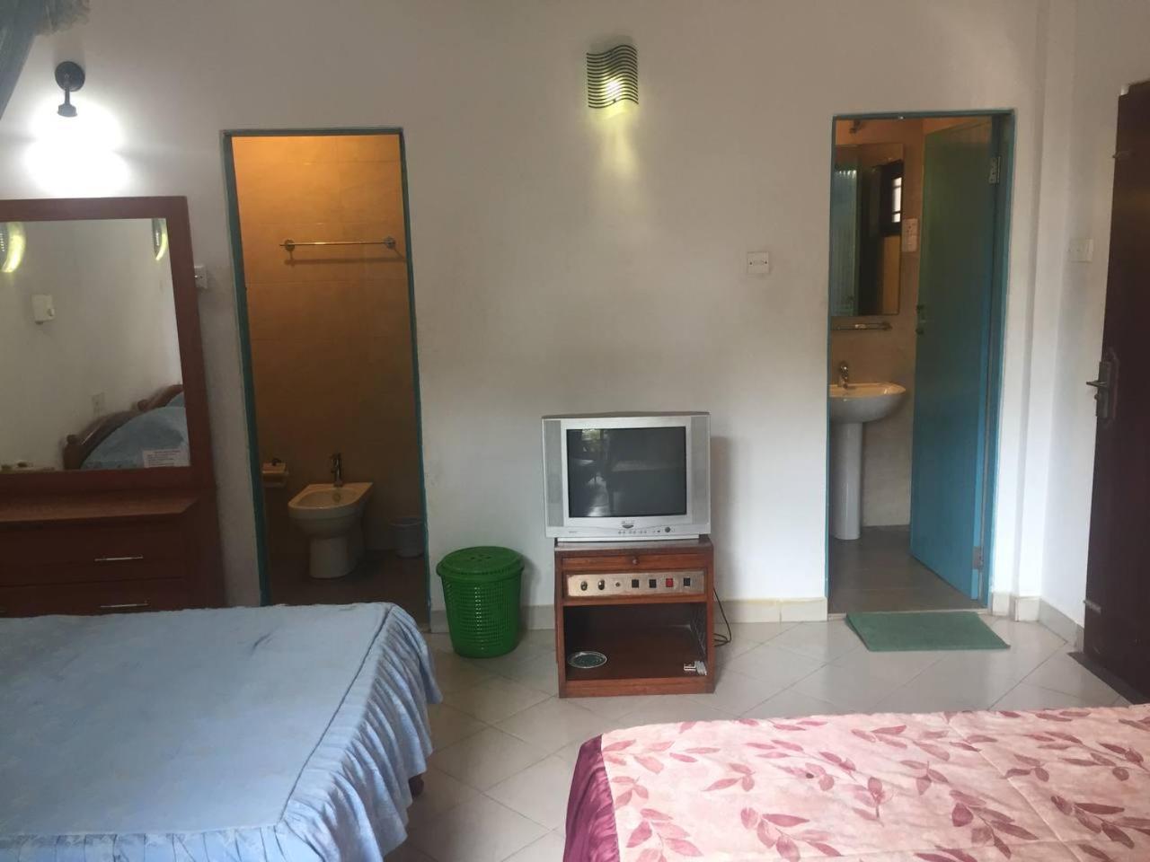 Hotel Shalini Anurâdhapura Chambre photo